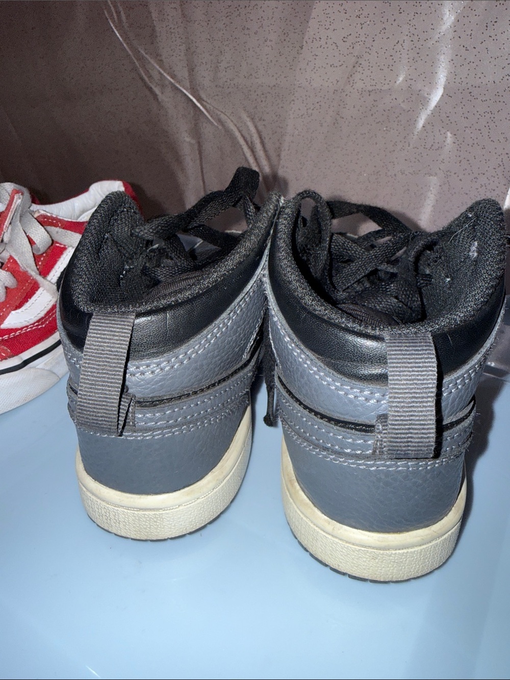 Kids Sneaker Bundle: Jordan 1 Mid (Black/Grey) & Vans Old Skool (Red)
Size 13 - Picture 10 of 10